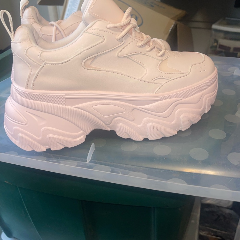 Women’s chunky sol shoes